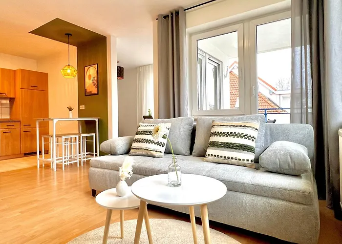 Modernes Apartment Mit Balkon